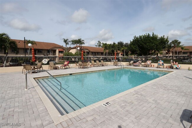 13090 Cross Creek Ct in Ft. Myers, FL - Building Photo - Building Photo