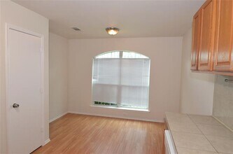 13227 Alsatian Ct in Dallas, TX - Building Photo - Building Photo