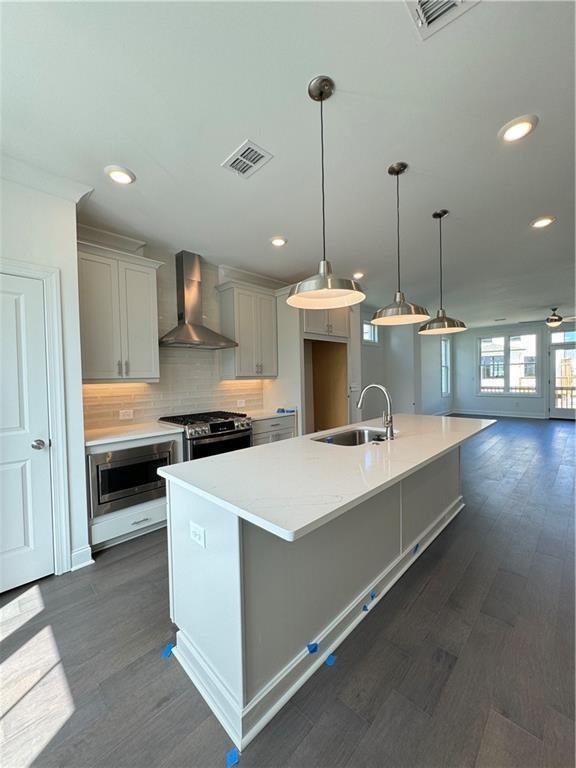 1112 Larkin Dr