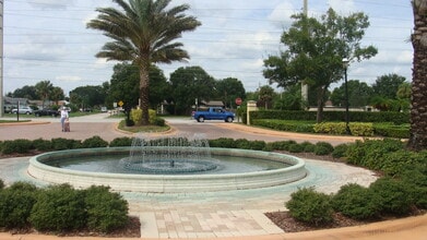 2536 57th Cir, Unit 2536 57th Circle in Vero Beach, FL - Foto de edificio - Building Photo