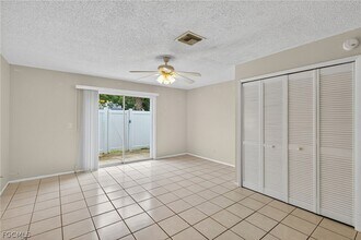 4641 SW Santa Barbara Pl, Unit 8 in Cape Coral, FL - Building Photo - Building Photo