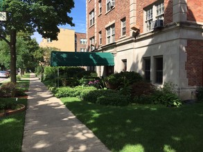 Windsor Apartments in Oak Park, IL - Building Photo - Building Photo