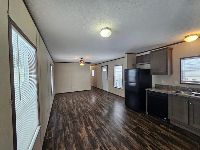 158 Rodeo Dr in Utica, NY - Building Photo - Building Photo