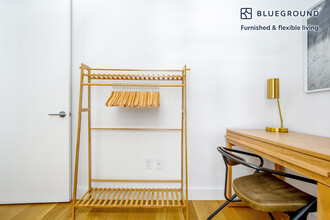 59 Thompson St in New York, NY - Building Photo - Building Photo