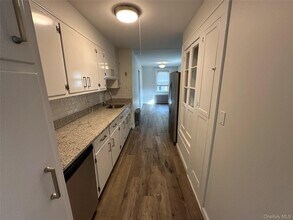 3 W Sunnyside Ln in Irvington, NY - Building Photo - Building Photo