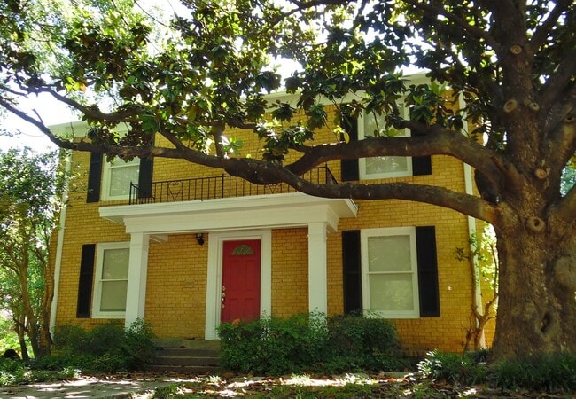 property at 1911 Rockridge Terrace