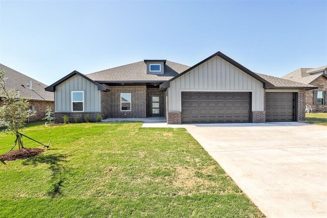property at 2020 W Flintlock Wy