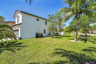 1298 NW 192nd Terrace in Pembroke Pines, FL - Building Photo - Building Photo