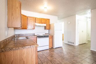6307 24th St in Lubbock, TX - Foto de edificio - Building Photo