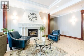 2545 Erin Centre Blvd in Mississauga, ON - Building Photo - Building Photo