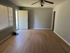 621 Wesley Ln E in Mobile, AL - Building Photo - Building Photo