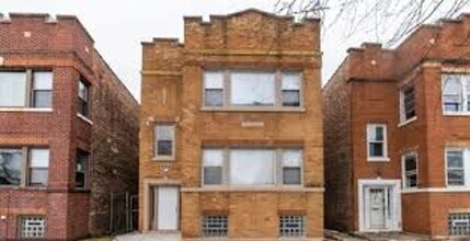 7956 S Normal Ave in Chicago, IL - Building Photo - Building Photo