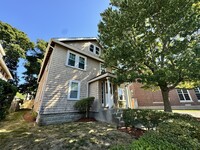 15 Carlton Ter, Unit #1 in Watertown, MA - Foto de edificio - Building Photo