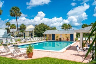 5539 NE Gulfstream Way in Stuart, FL - Building Photo - Building Photo