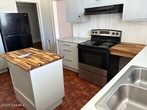 102 Ritter Dr in Castle Hayne, NC - Building Photo - Building Photo