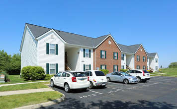 Sheffield Manor in London, OH - Foto de edificio - Building Photo