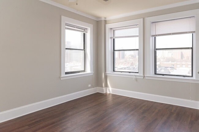 827 W Lakeside Pl, Unit 704