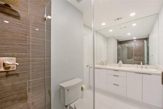 7424 SW 106th Pl in Miami, FL - Foto de edificio - Building Photo