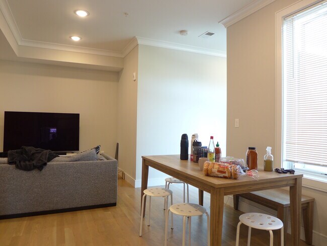 73 Gordon St, Unit 7