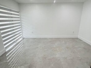 17505 NW 67th Pl in Hialeah, FL - Building Photo - Building Photo