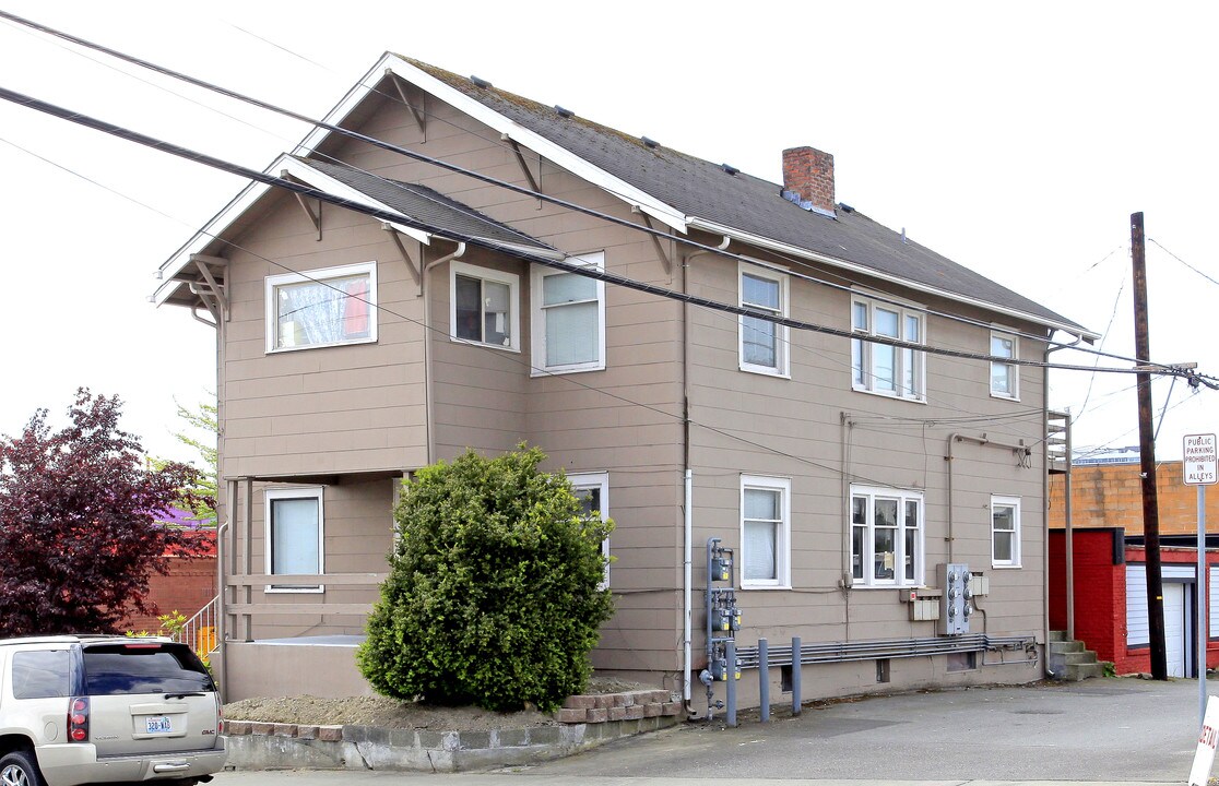 2830 Cedar St in Everett, WA - Building Photo