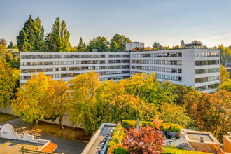 Hycroft Towers in Vancouver, BC - Building Photo - Building Photo