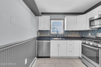 306 South St in Eatontown, NJ - Building Photo - Building Photo