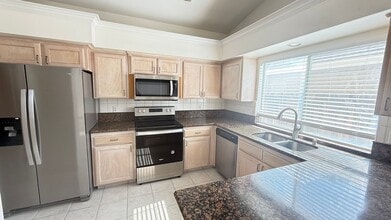 7631 N State St in Fresno, CA - Building Photo - Building Photo