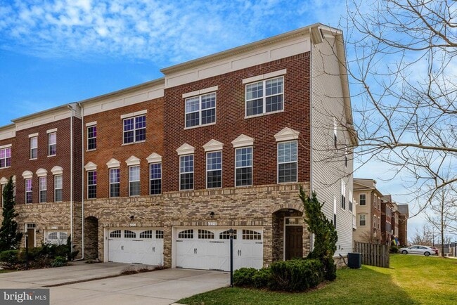 property at 42258 Castle Ridge Square