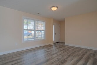 610 Pin Oak Dr NW in Christiansburg, VA - Building Photo - Building Photo