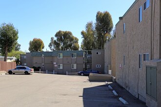 Eucalyptus Grove Apartments in San Diego, CA - Building Photo - Building Photo