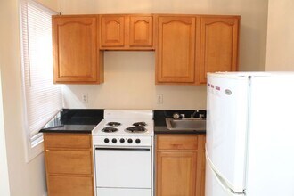 809 Park Ave in Baltimore, MD - Building Photo - Building Photo