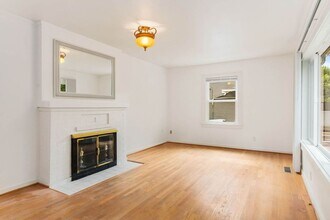 712 23rd Ave E in Seattle, WA - Building Photo - Building Photo