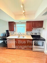 329 Royal Palm Dr in Largo, FL - Building Photo - Building Photo