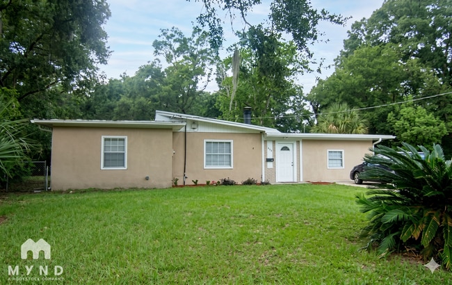 property at 3340 Peach Dr