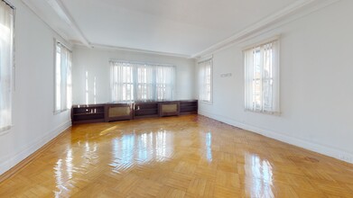 1030 Summit Ave in Bronx, NY - Building Photo - Interior Photo