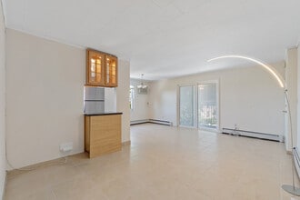 7508 Kiesel Ter, Unit #1E in North Bergen, NJ - Foto de edificio - Building Photo