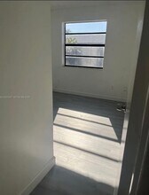 975 N Franklin Ave in Homestead, FL - Foto de edificio - Building Photo