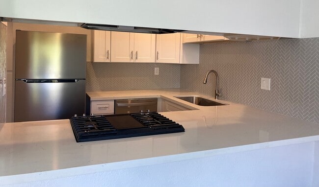 6915 Quail Pl, Unit West Bluff Hills in Carlsbad, CA - Building Photo - Building Photo