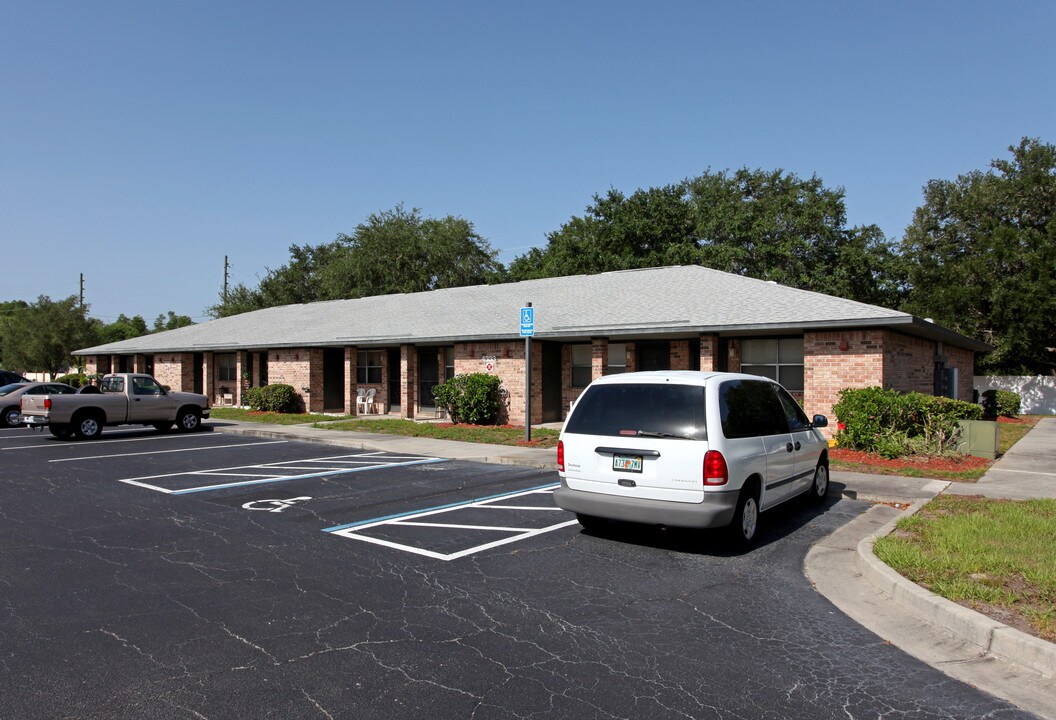 Woodland Terrace in St. Cloud, FL - Foto de edificio
