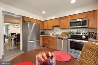 11 Donagh Ct in Timonium, MD - Building Photo - Building Photo