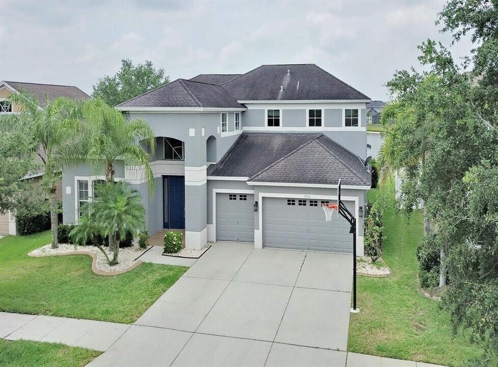 13714 Artesa Bell Dr in Riverview, FL - Building Photo