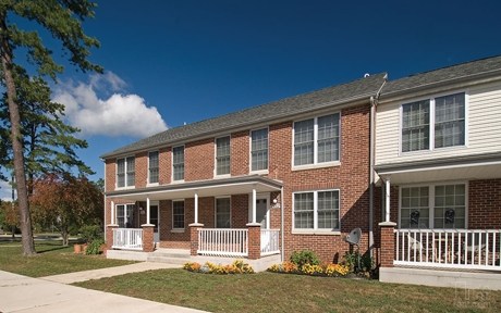 Pinehurst Estates in Lakehurst, NJ - Building Photo