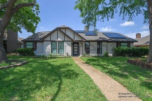 1409 Creekside Dr in Richardson, TX - Building Photo