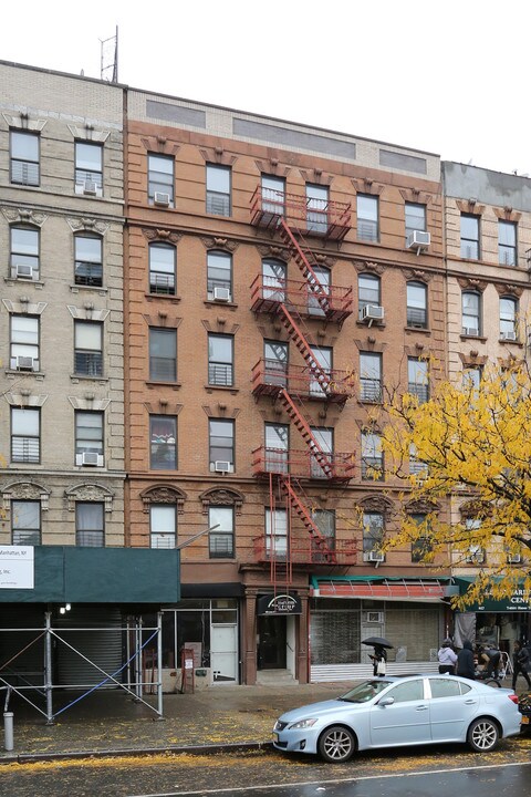 653 Lenox Ave in New York, NY - Building Photo