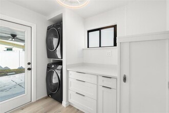 455 SW 14th Ct in Pompano Beach, FL - Foto de edificio - Building Photo