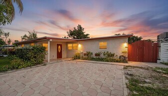 801 N 70th Ave in Hollywood, FL - Building Photo