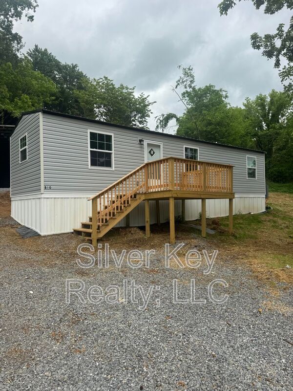 property at 1004 S Jackson St