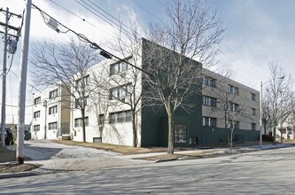 840 N 24th St in Milwaukee, WI - Foto de edificio - Building Photo