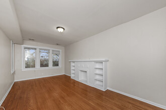 3751 W Sunnyside Ave in Chicago, IL - Building Photo - Building Photo